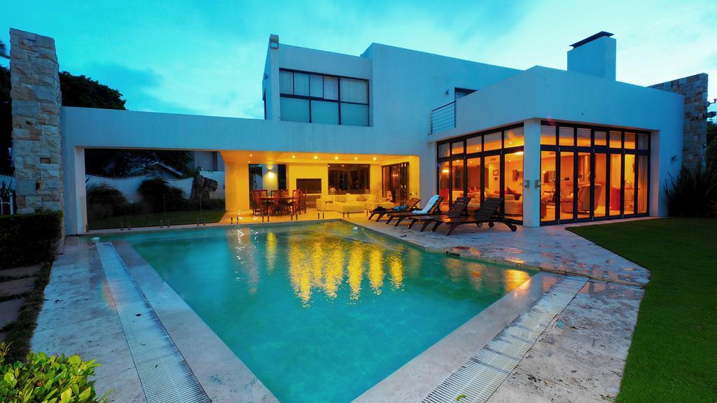 Laluxe Hotel Durban Bagian luar foto