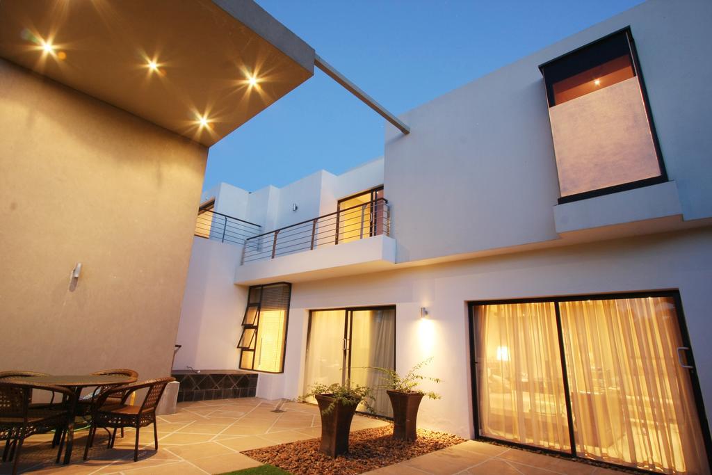 Laluxe Hotel Durban Bagian luar foto