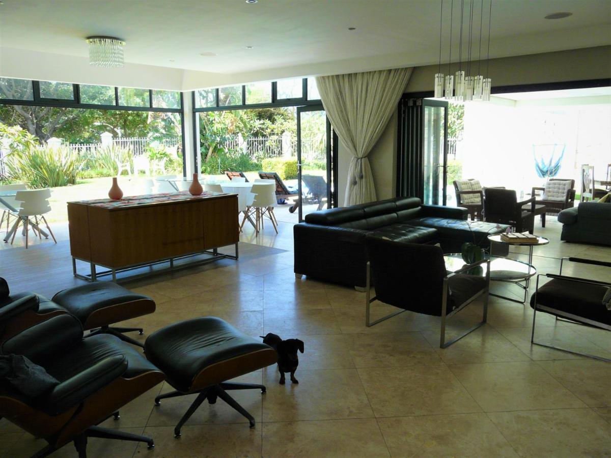 Laluxe Hotel Durban Bagian luar foto